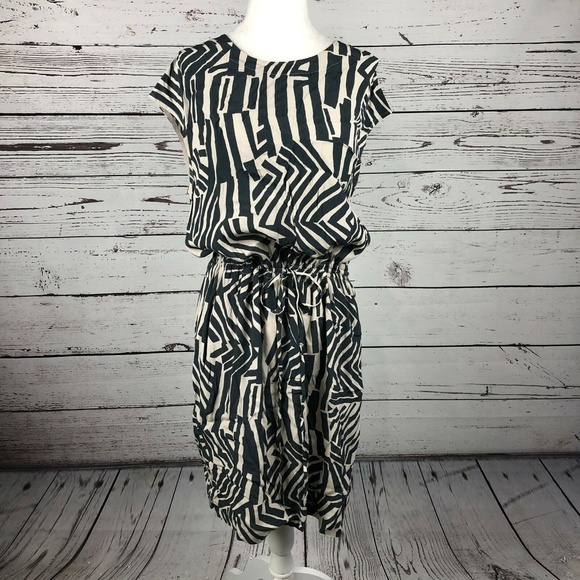 Ann Taylor Dresses & Skirts - Ann Taylor LOFT Tan Black Abstract Geo Print Dress